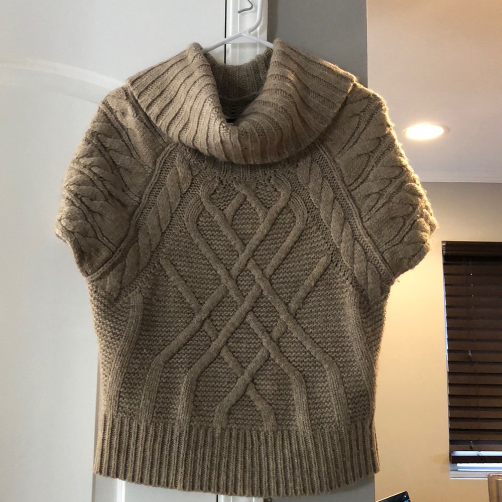 Ann Taylor Loft short sleeve cable knit sweater